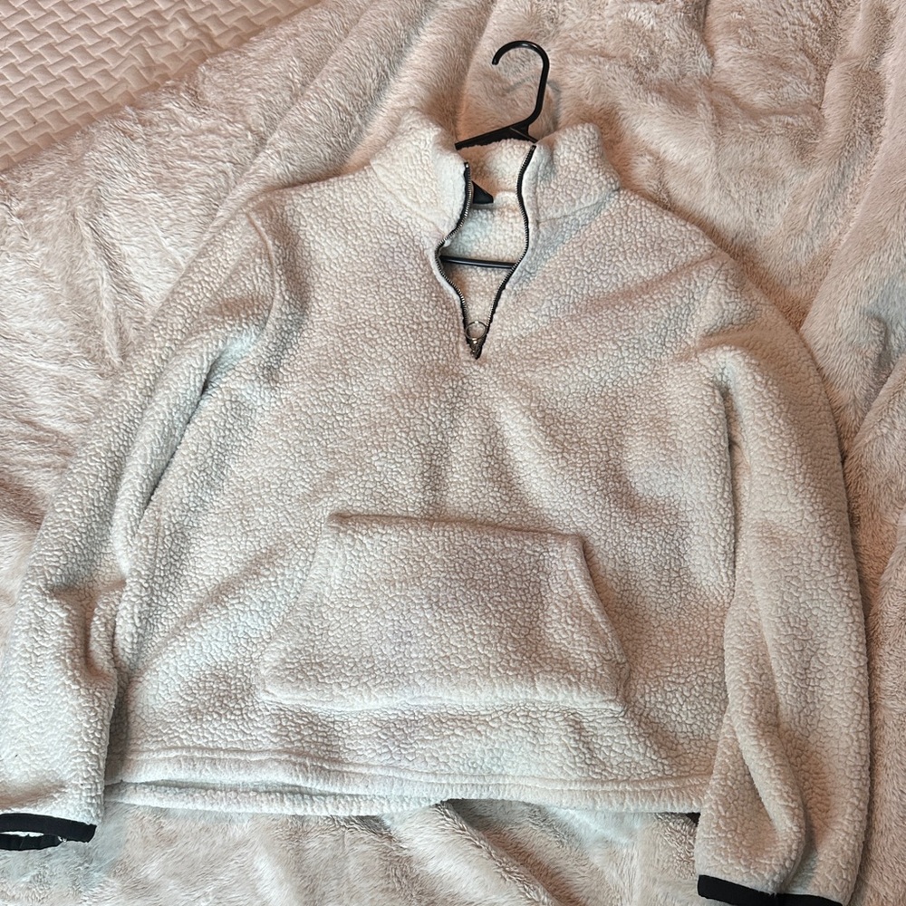 SHEIN White Fleece Pullover Jacket